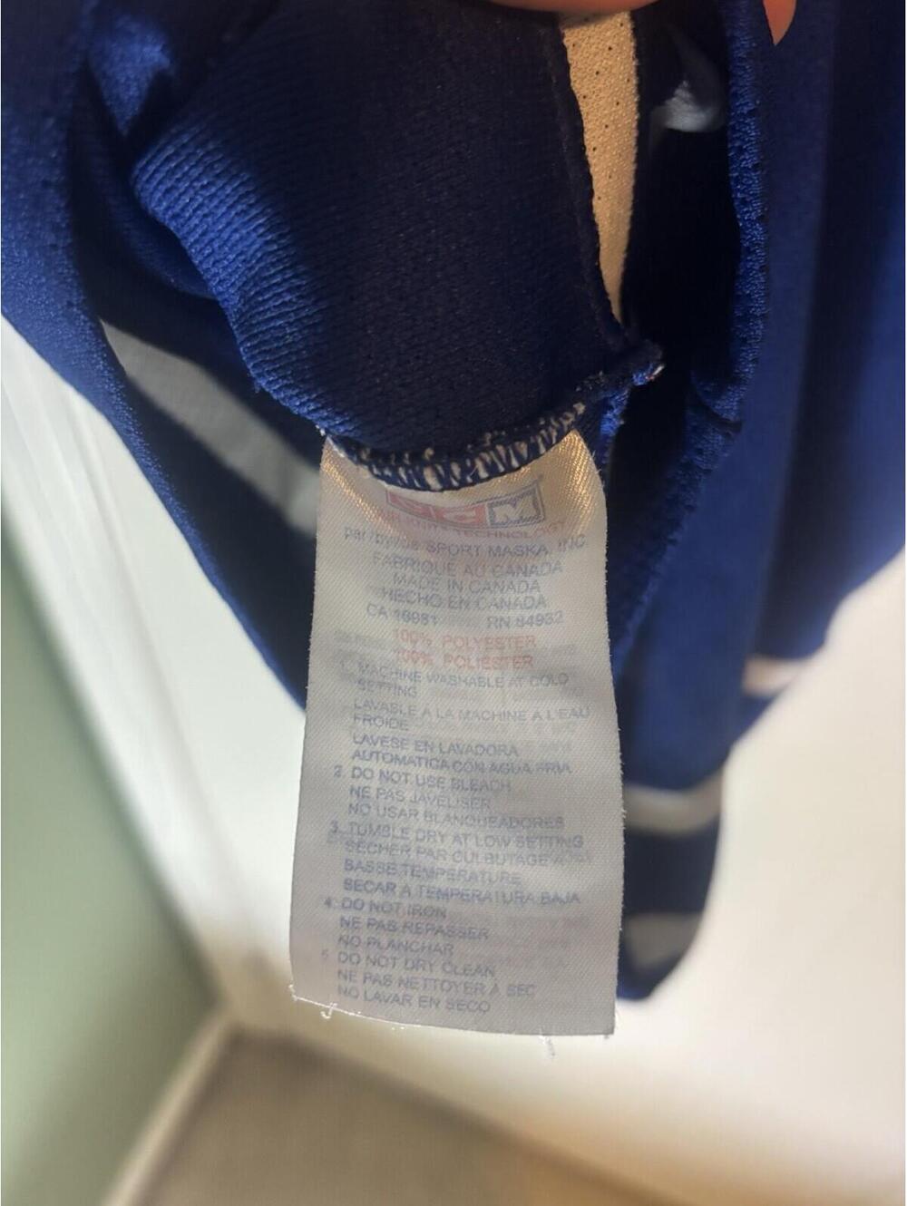Toronto Maple Leafs Official Licensed CCM Jersey - Youth Large  - Made In Canada - Picture 10 of 11
